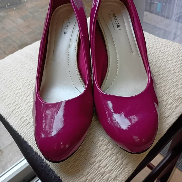 Comfort Plus slipon Heels Size 9.5 Elegant Magenta.Very Good Condition. - Picture 4 of 8